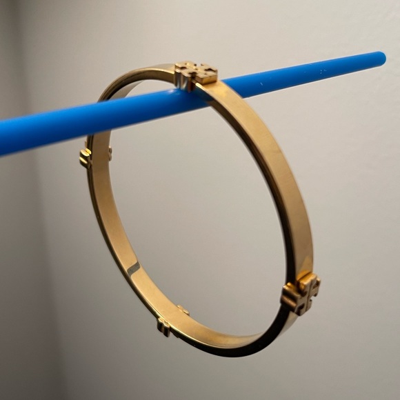 🌟Valentines Day Sale🌟Tory Burch Gold Logo Station Bangle - Picture 4 of 7